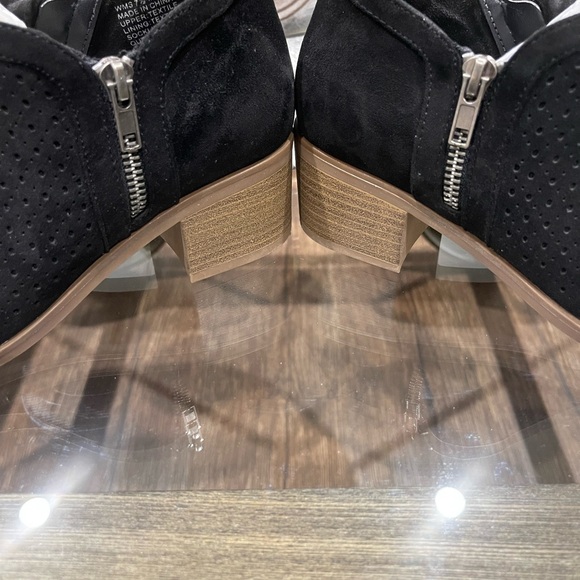 Sonoma Black Ankle Boots - Picture 6 of 9